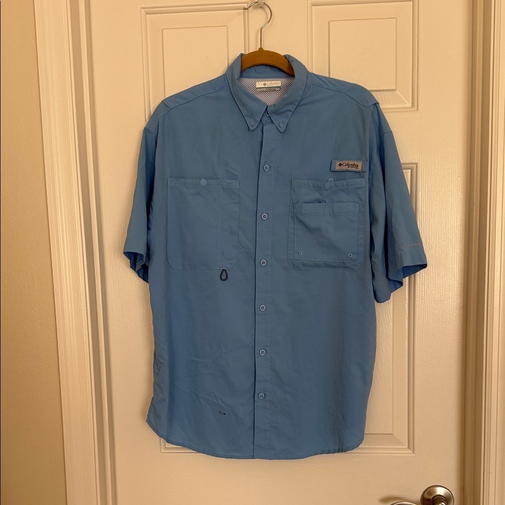 Columbia Men's Light Blue Casual Shirt